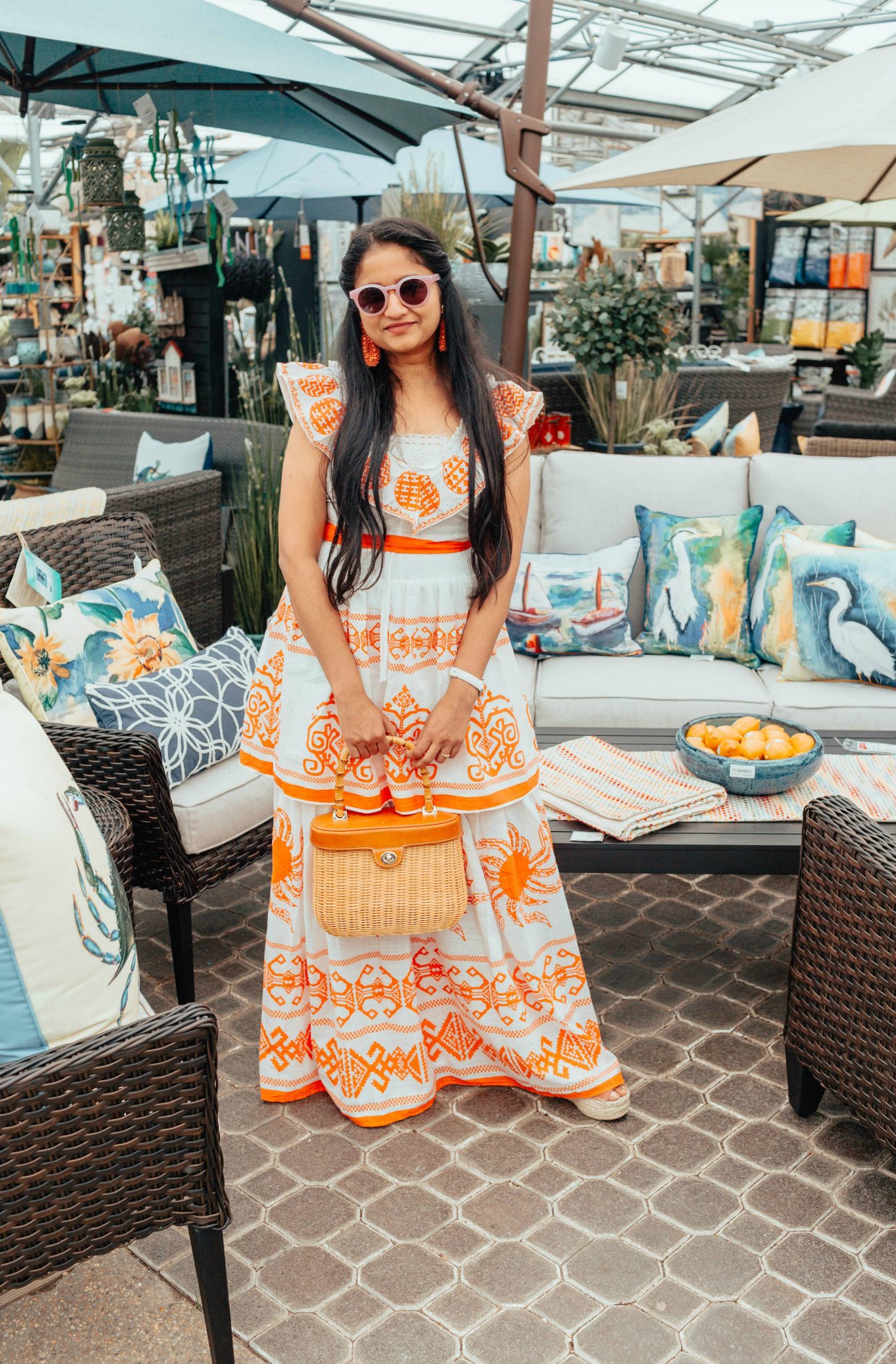 https://www.dreamingloud.com/wp-content/uploads/2019/05/wearing-A-Time-For-Everything-Coral-Print-Two-Piece-Set.jpg