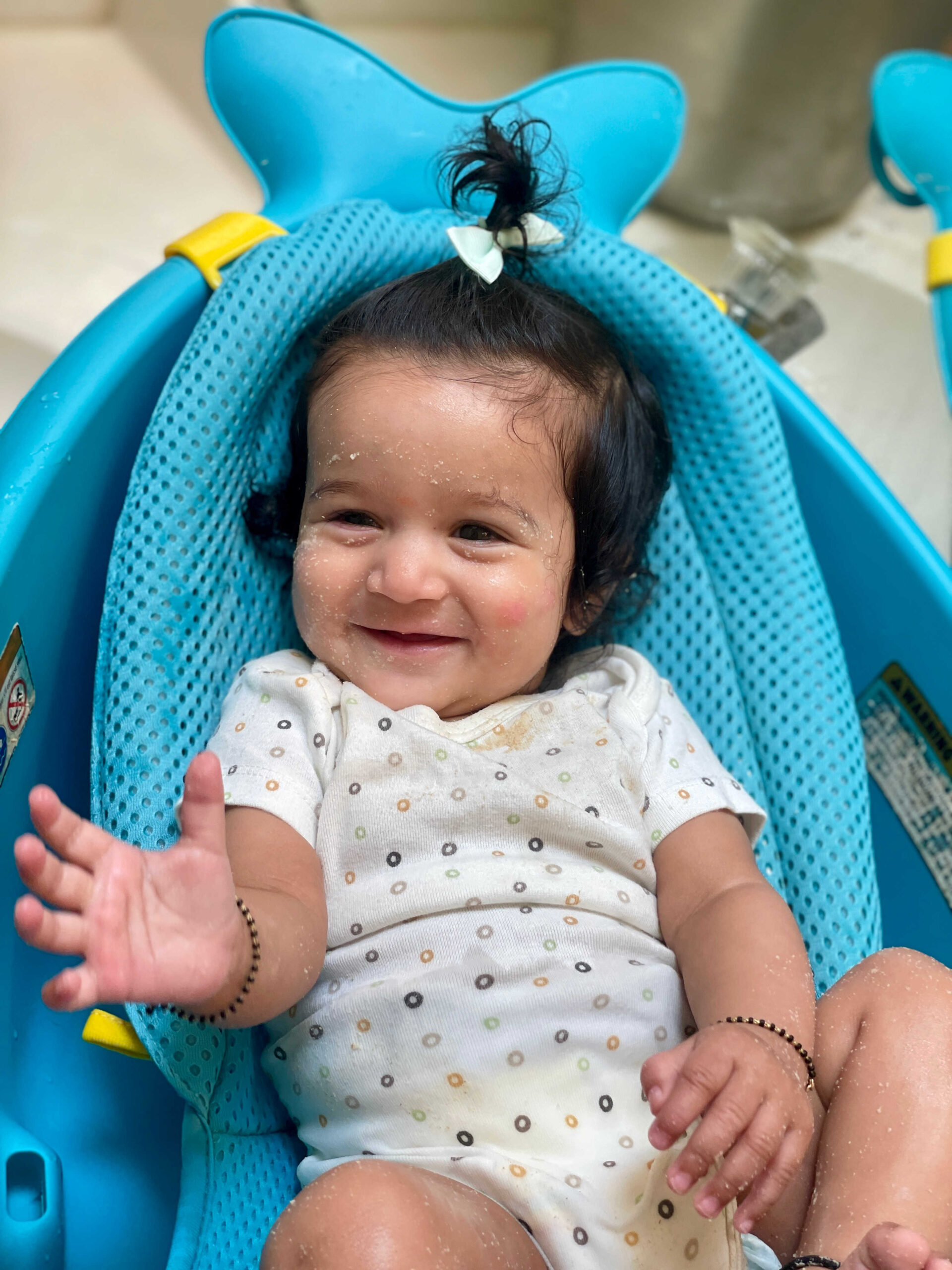 The Best Natural Baby Bath Routine for Eczema-Prone Skin- Colloidal Oats Bath Powder Recipe by Top US Mom Blogger Dreaming Loud