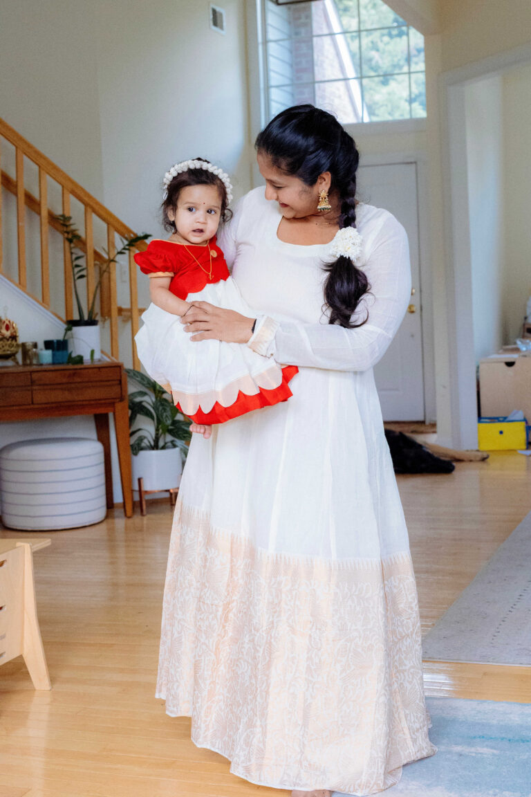 pregnant lady dress indian Mommy and Baby Girl Matching Outfits for Every Festival Sleve Type_