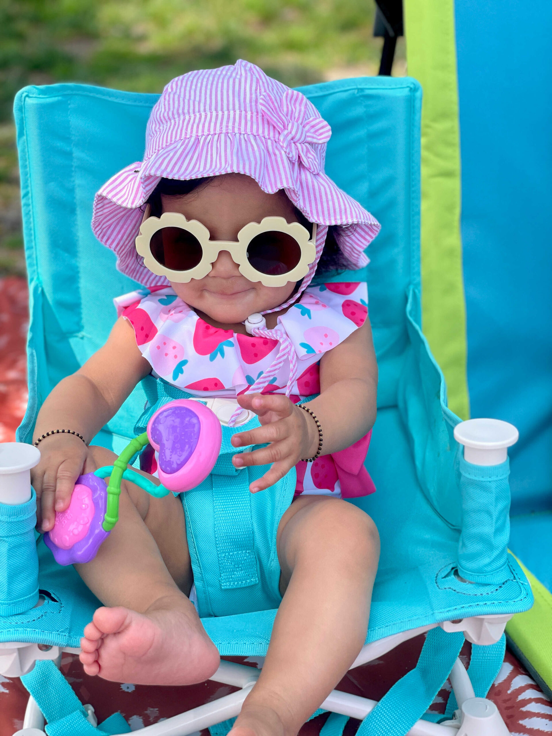 Baby Girl Monthly Milestone Pictures at Home- Month Six – June (Theme- Summer)baby beach picture ideas by Top US Mom Blogger Dreaming Loud