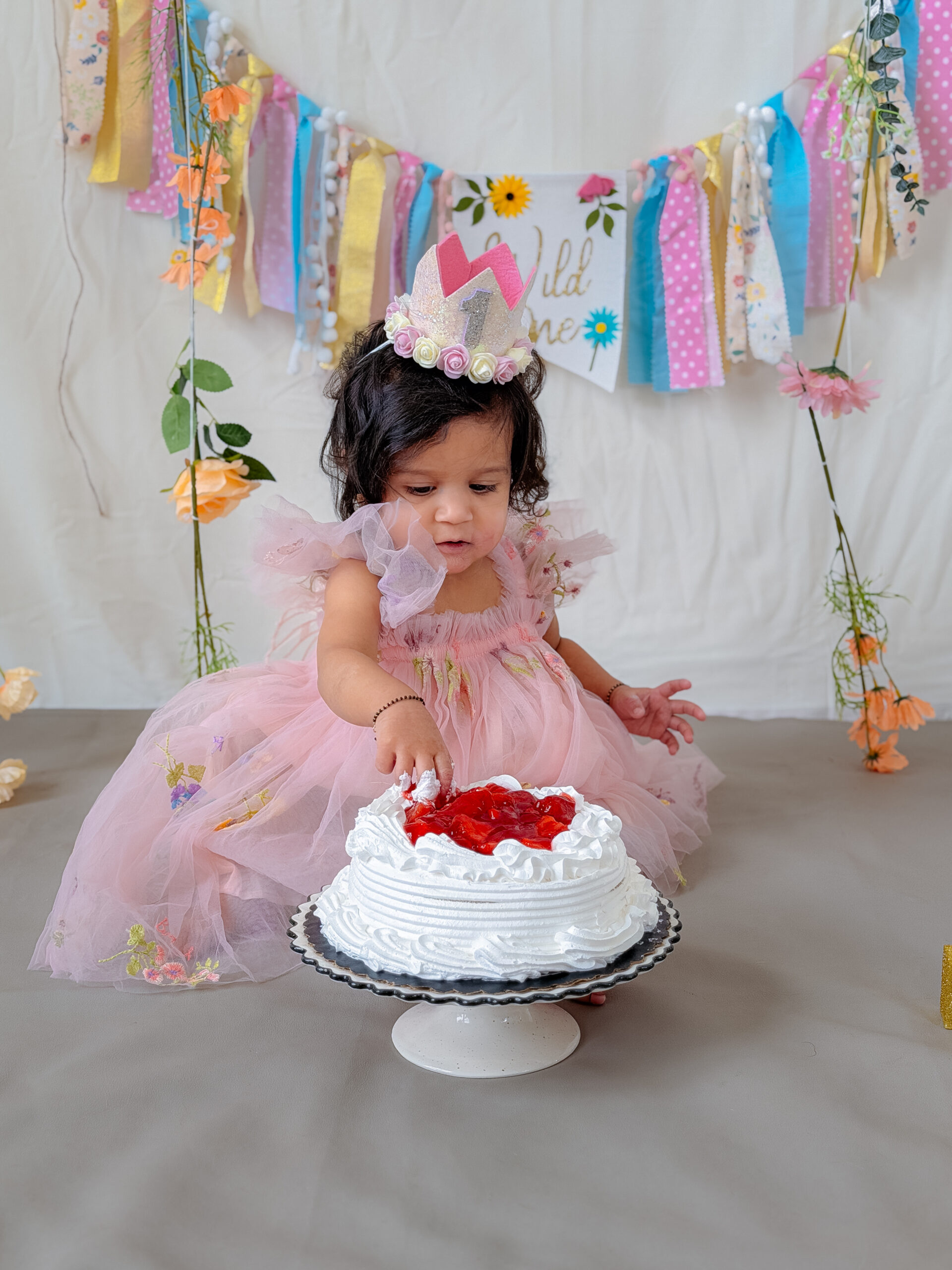 The Cutest First Birthday Dresses-Cakesmash dress by Top US Mom Blogger Dreaming Loud